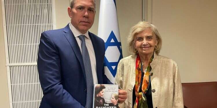 שגריר ישראל לאו באירוע זיכרון בסלון באו"ם: ניצולת שואה שמשתפת את סיפורה בטיקטוק