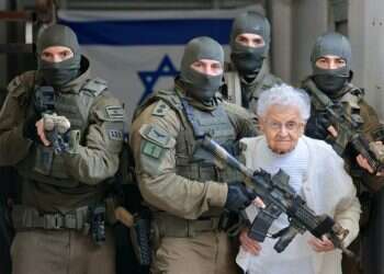 "משמעות וערך לעשייה שלנו": שוטרי משטרת ישראל בהצדעה לגבורתם של ניצולי השואה