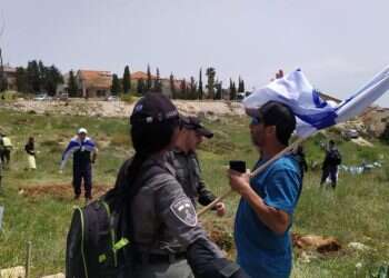 "זה נטו מדיניות של הממשלה": המנהל האזרחי עקר בוסתן עצי פרי בנוקדים