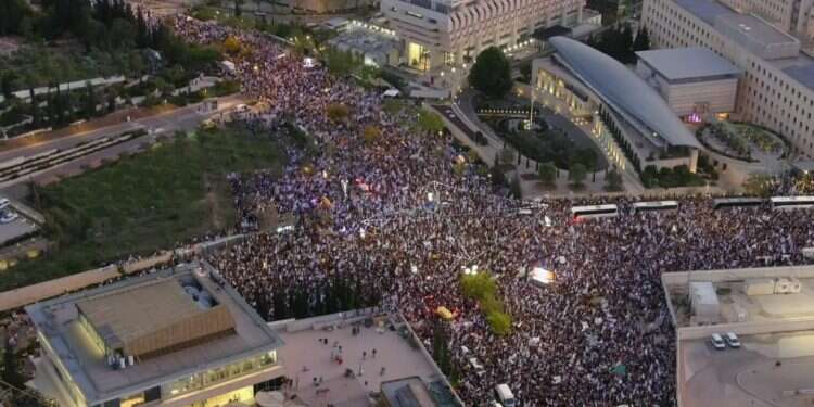 הפגנת הימין בירושלים  "הפגנת המיליון" מול הכנסת: צפו בשידור