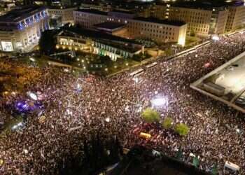 מאסר על תנאי והדחה מתפקיד פיקודי לקצין שהשתתף בהפגנת הימין
