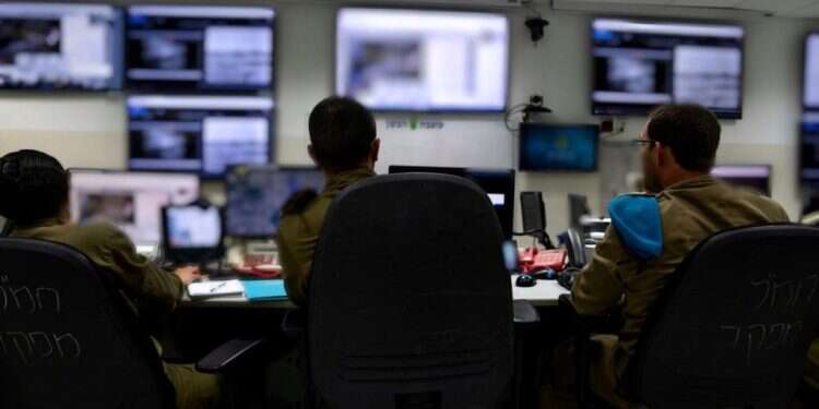 בעקבות ירי הרקטות בגולן: צה"ל תקף מטרות בסוריה