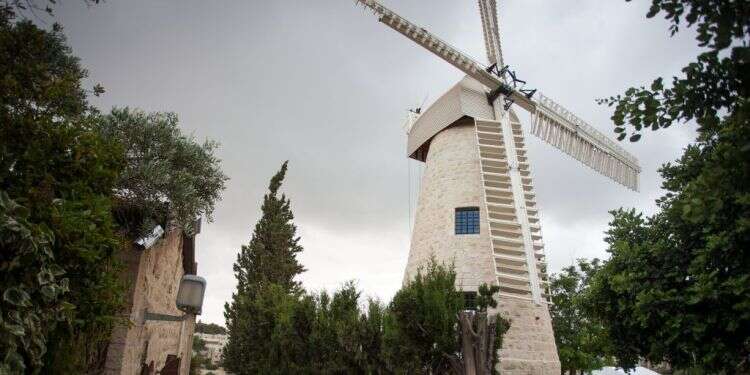 טחנת הקמח במשכנות שאננים. צילום: Zack Wajsgras Flash90  יום הזיכרון: החלל הראשון, חרדי מירושלים, יונצח לראשונה במקום בו נפל