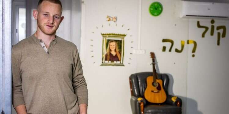 שלוש שנים וחצי אחרי הפיגוע שבו נרצחה רנה אחותו, דביר עדיין חושב רק עליה