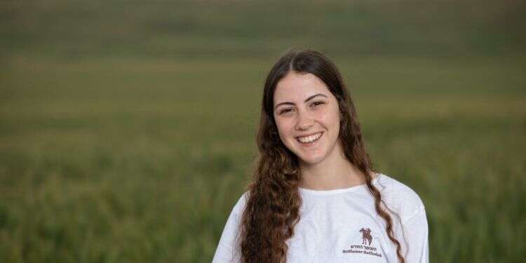 רעות עמיחי שהדליקה את המשואה בטקס, לא מתביישת להיות פראיירית