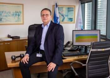 גם מנכ"ל שירות התעסוקה מעביר כרטיס בתחילת היום ובסיומו