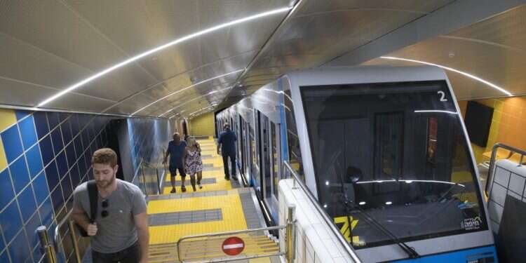 הכרמלית בחיפה מלחיצה, אבל מגיעות לה נקודות על כך שהקדימה את זמנה