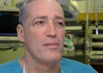 פרופ' אבי ריבקינד, מייסד וראש יחידת הטראומה בבית החולים הדסה עין כרם בירושלים. צילום: אבי חיון הציל את חייהם של אלפים: אבי ריבקינד ישיא משואה ביום העצמאות