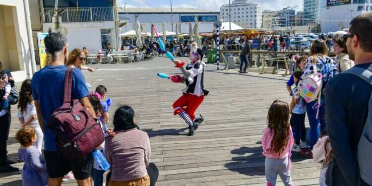 חול המועד פסח חינם בנמל תל אביב. צילום: כפיר סיון ליהנות בפסח בלי להתרושש: 10 פעילויות בחינם לכל המשפחה