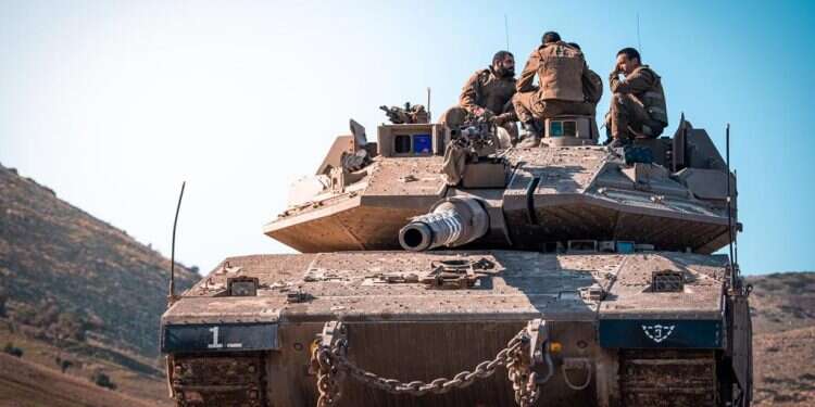 טנק של חטיבה 7 במהלך תרגיל. צילום: ידעיה כהן, דו החטיבה שהצילה שוב ושוב את ישראל נערכת לעימות עם ארגוני הטרור