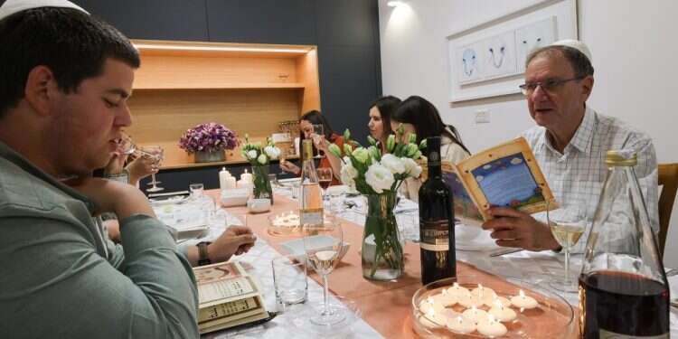 הדרך לייצר סקרנות בליל הסדר כשכל השאלות והתשובות ידועות מראש