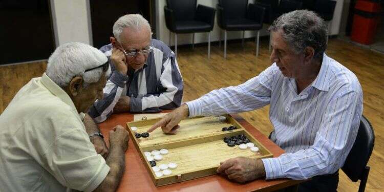 סופראייג'רים: איך להיות בן 80 עם מוח של בן 20