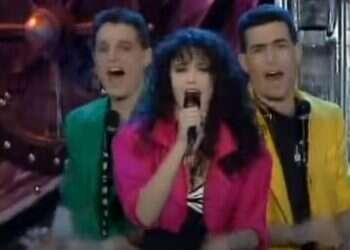 צילום מסך מתוך הקליפ ההשתתפות של דפנה דקל באירוויזיון 92.  "יש בה משהו מהפנט": דפנה דקל בטיפ זהב לנועה קירל