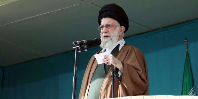 חמינאי. צילום: איי.אף.פי מט בתשעה מהלכים: התוכנית האיראנית לשינוי המזרח התיכון