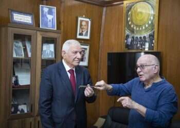 "אם תתפלל שהבית שלי יהיה שייך לך, הבעלות עליו תעבור אליך?"