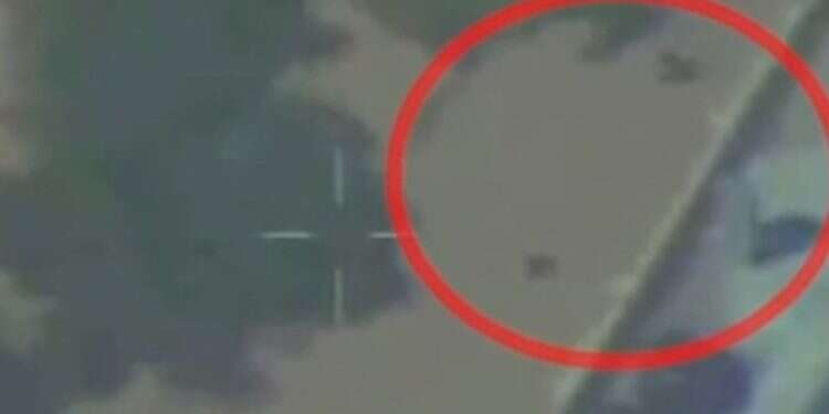 התקיפה שנעצרה בעזה. צילום מסך מתוך סרטון של דו "יש פה ילד, חדל חדל": צפו בתיעוד התקיפה האווירית שנעצרה