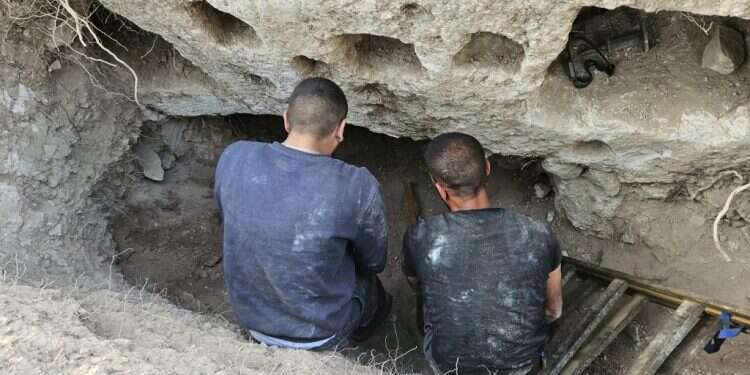 ניסו לשדוד מערות מסתור בנות 2,000 שנה – ונתפסו על חם