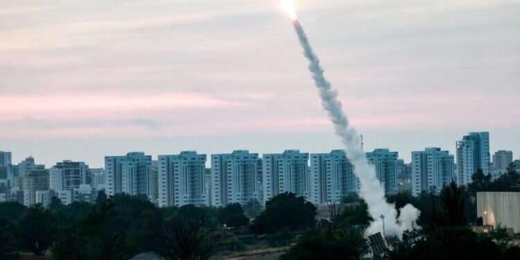 מדי כמה חודשים אשליית ההתנתקות מתפוצצת לנו מול העיניים