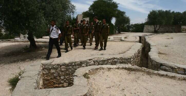 גבעת התחמושת. צילום: אוראל כהן, פלאש 90 "בעקבות משחררים": להעמיק את הקשר עם יום ירושלים