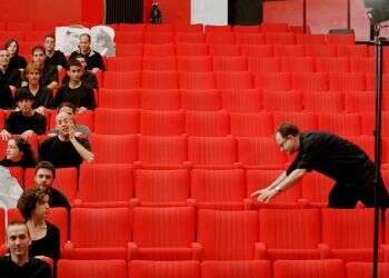 הרבה שנים מאחורי הקלעים. רנן שור. צילום: משה שי, פלאש 90