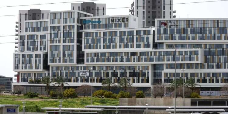 בניינים בהרצליה. צילום: גילי יערי, פלאש 90