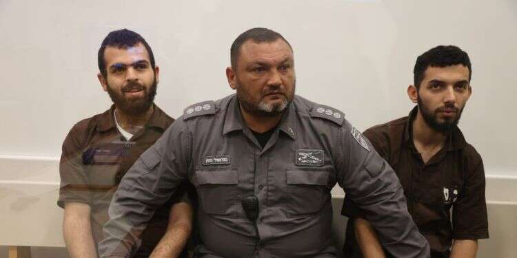 המחבלים אסעד אלרפאעי וצבחי אבו שקיר שביצעו את הפיגוע הרצחני באלעד. צילום: פלאש 90 מספר הנרצחים בפיגוע עלה – כתב האישום נגד המחבלים הוחמר