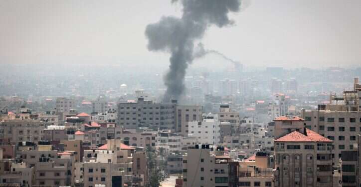 תקיפות צה למעלה מ-150 רקטות לעבר ישראל. נתניהו: "ערוכים להתרחבות המערכה