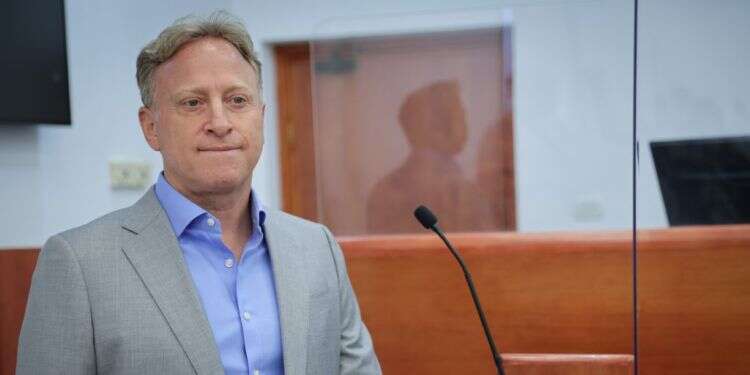 ארי הרו מעיד במשפט נתניהו, מאי 23'. צילום: נועם רבקין-פנטון - פלאש 90