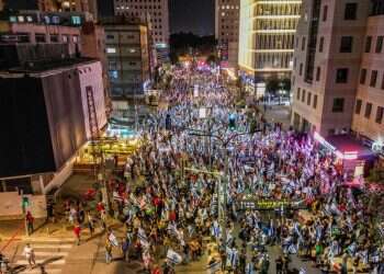 אני לא אוהב לכתוב על חיי המשפחה שלי, החיים הפרטיים צריכים להישאר כאלה