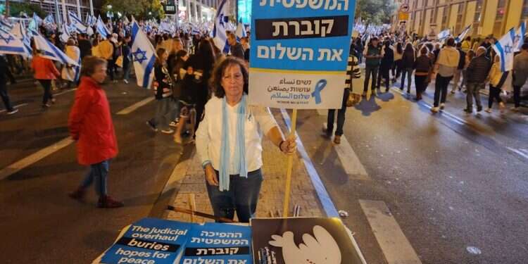 ההפגנה בקפלן. צילום: אביעד אברהמי "המחאה הלבנה": כך נראה ביקור ימני בהפגנת קפלן