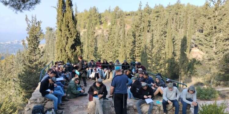 תמידי ישיבת סוסיא בסיור. צילום: אריאל סיתרי לשימוש לכתבה זו בלבד