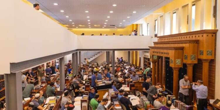 בית המדרש הנוכחי של מעלה אליהו. צילום: אלישיב רקובסקי סערת "מעלה אליהו": יותר מ-100 אלף ש"ח נתרמו לישיבה