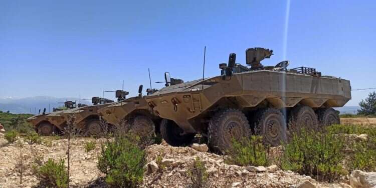 חדשים מהניילונים: צפו בלוחמי הנח"ל מצטיידים ראשונים בנגמ"שי איתן