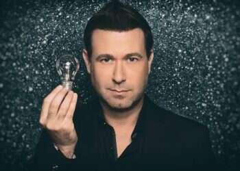 איך הפך יובל אברמוביץ משחקן ב"השיר שלנו" למגשים חלומות אוניברסלי