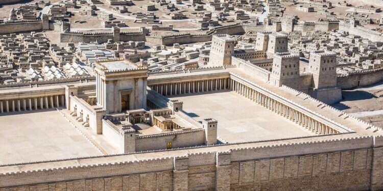 דגם בית המקדש השני במוזיאון ישראל. צילום: שאטרסטוק מה שמה הרשמי של כיכר החתולות, ועוד תשע שאלות – טריוויה ליום ירושלים