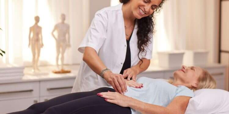 אבישג לבקוביץ. צילום עופר חג'יוב למרות השם הרע: טיפול הורמונלי עשוי להיות הדבר הנכון ביותר לגיל המעבר