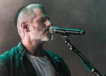 באלבום החדש אביתר בנאי פחות משפחתי, פחות דתי ופחות יציב