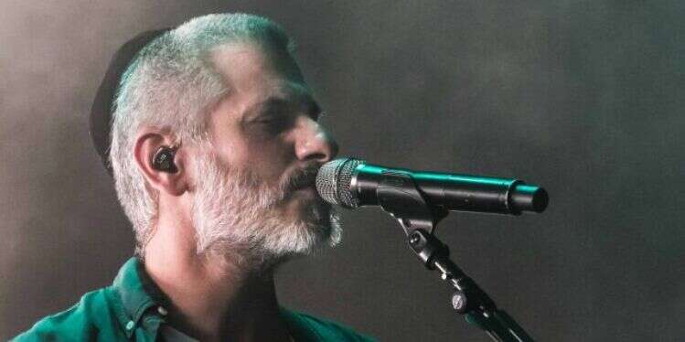 באלבום החדש אביתר בנאי פחות משפחתי, פחות דתי ופחות יציב