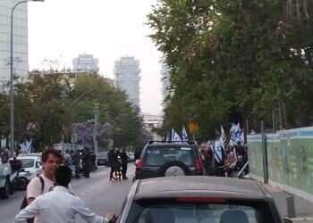 בלחץ "הדגלים השחורים": עיריית תל אביב הרסה בית כנסת, ולא תספק מבנה חדש 