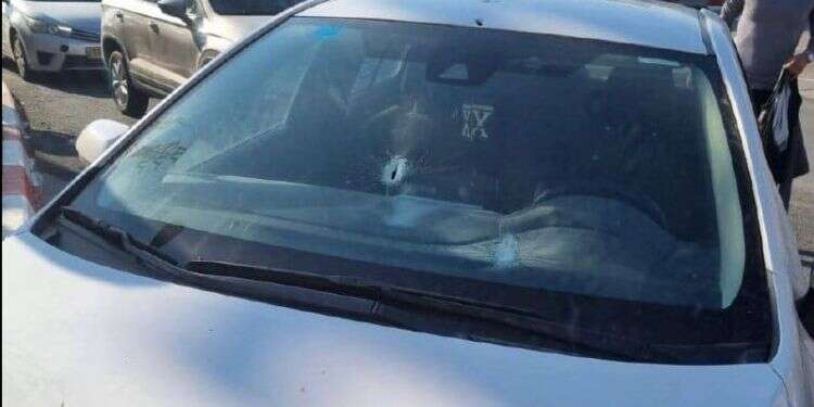 פצוע קל בפיגוע ירי סמוך לאבני חפץ