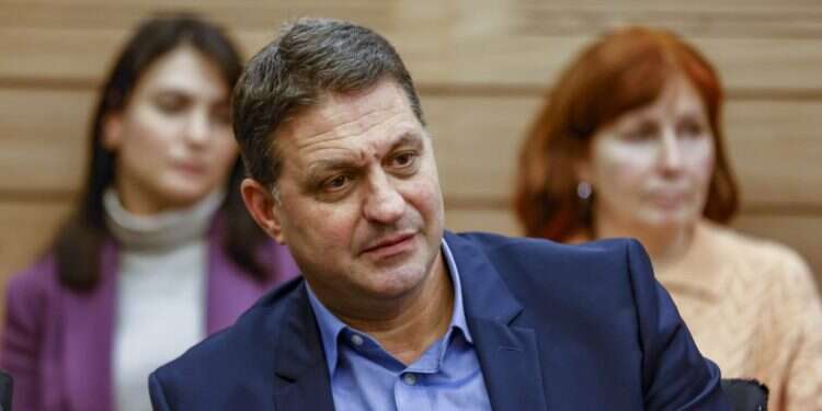 יושב ראש מרכז השלטון המקומי, חיים ביבס. צילום: אוליבייה פיטוסי /פלאש 90 מאבק בקרן הארנונה? עשרות רשויות לא הצטרפו לשביתת מרכז השלטון המקומי