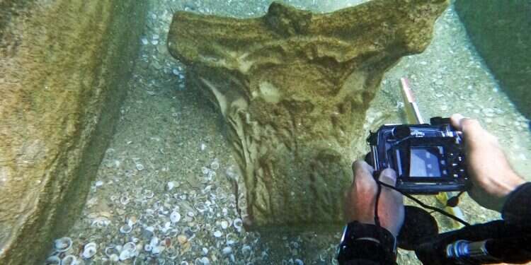 צפו בצלילת החשיפה: ספינה טרופה ומטען בן 1800 שנה התגלו בחוף בית ינאי