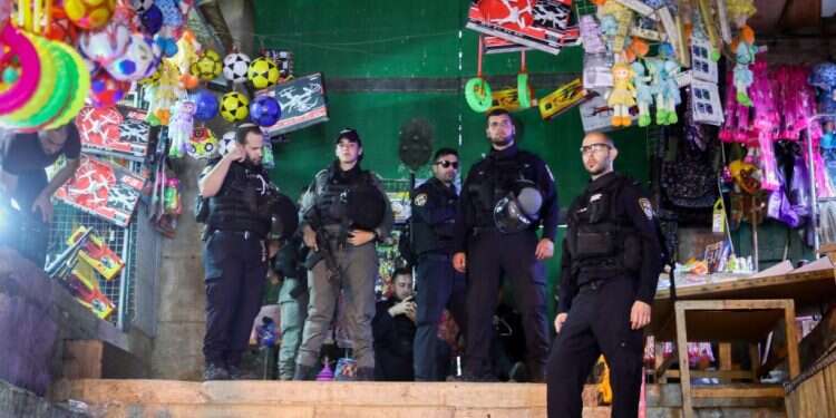 שער השלשלת, הכניסה להר הבית. צילום: נעם ריבקין/פלאש 90 בוטל כתב האישום בשל תקיפה נגד נער שהשתתף בסיבוב שערים