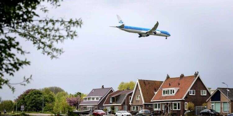 מה קורה כשנותנים לאנשים שמעולם לא עברו הכשרה להטיס מטוס? יצאנו לבדוק