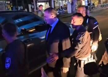 "חזיר", "שמן" ו-"מושחת": השר כץ הותקף בקללות ויריקות