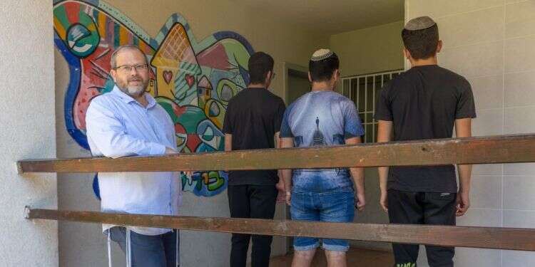 "למדריך אין יום ואין לילה, אבל השכר נמוך ולא מכבד"