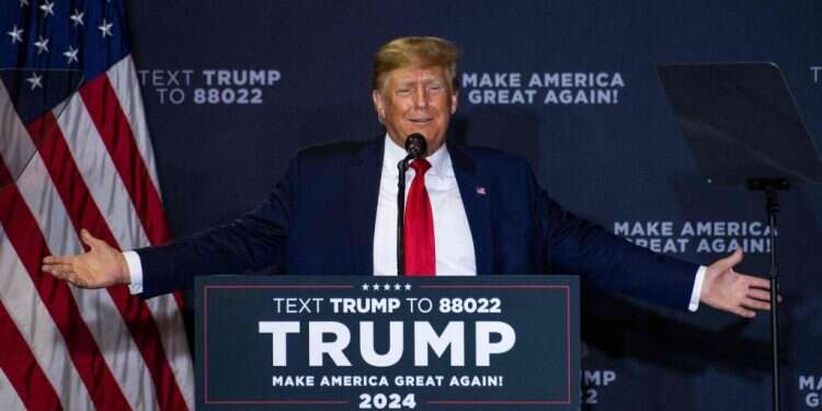 האם מישהו יוכל להביס את הנשיא לשעבר? טראמפ. צילום: איי.אף.פי כל אנשי הנשיא: המרוץ הרפובליקני לנשיאות מתחמם