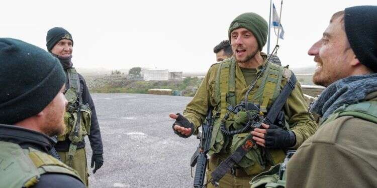 חיילי מילואים ברמת במהלך סיור ליד גבול סוריה ברמת הגולן. צילום: מיכאל גלעדי, פלאש 90 אלפי שקלים והקלות לסטודנטים: הממשלה אישרה הטבות חדשות למשרתי מילואים