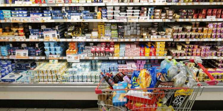 אילוסטרציה צילום: מיכאל גלעדי, פלאש 90 יוקר המחיה מעיק? הנה כמה עצות שיצליחו להקל עליכם, אולי