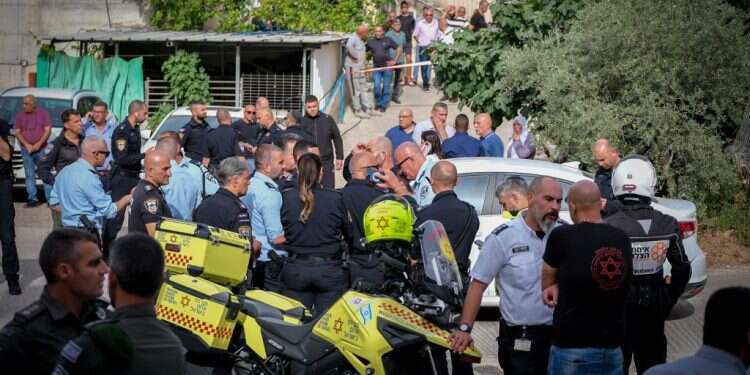 אילוסטרציה: כוחות משטרה והצלה בכפר יפיע. צילום: פאדי אמון, פלאש 90 תושבי לוד דורשים: לערב את שב"כ בטיפול בפשיעה